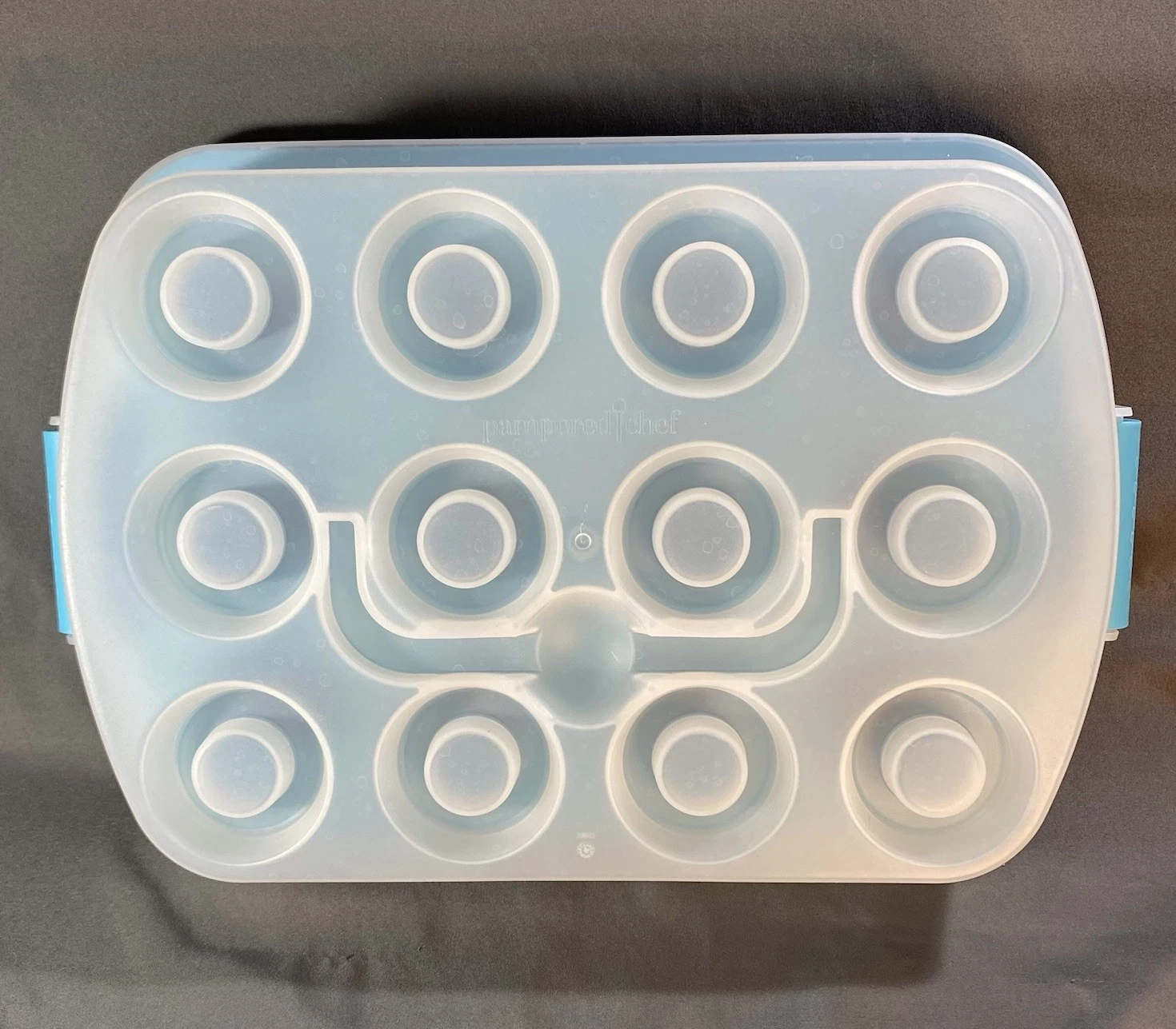 Pampered Chef Cupcake Pan And Carrier Set~#101233 GUC Holds 12 Cupcakes Muffins
Opens in a new windo