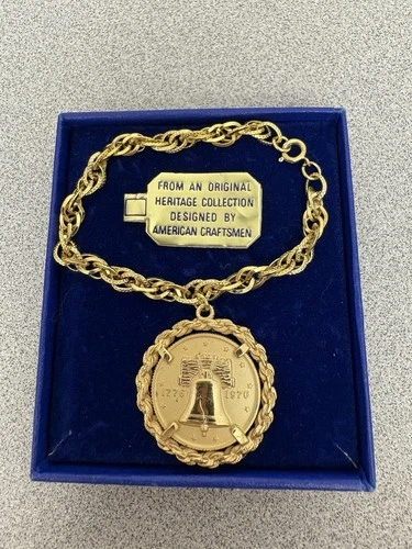 Vintage Liberty Bell Eagle Pendant Faux Coin 1976 Centennial Gold Tone Bracelet