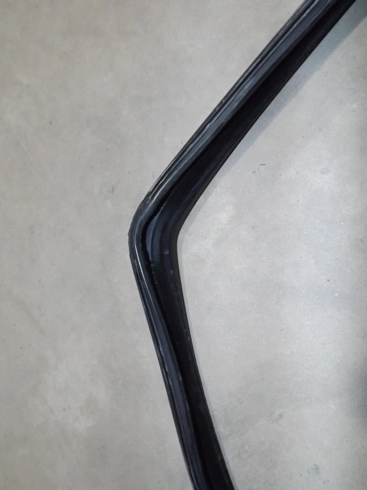 2005–2007 Ford Freestyle Front Right Passenger Side Window Channel Used OEM Foto 3 de 4