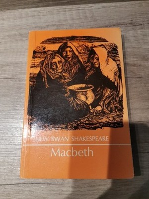 Macbeth (New Swan Shakespeare) Paperback Book, William Shakespeare