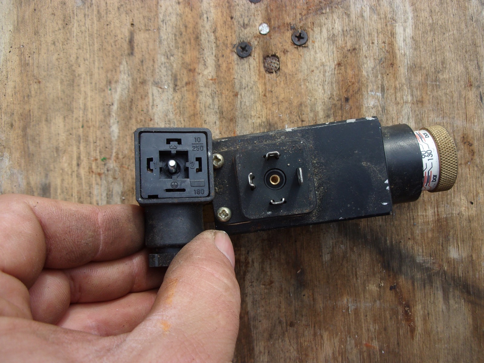 Vickers Hydraulic Pressure Switch ST307V2150B 20150 Bar 24V DC 250v