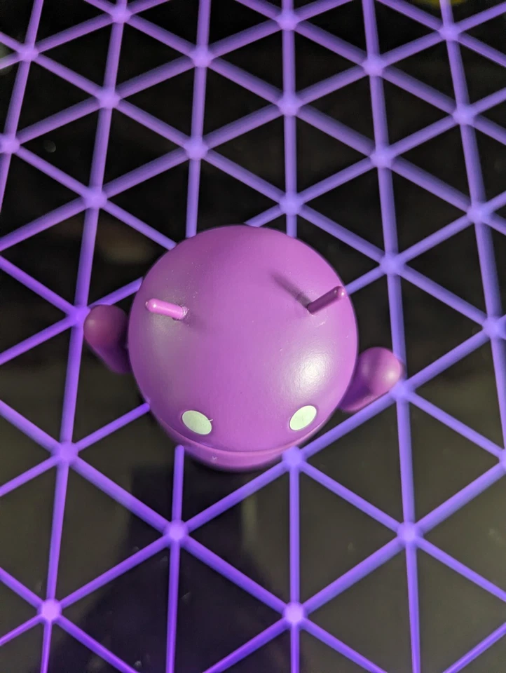 Mini Figura Coleccionable Android - Figura Púrpura 3" - Nueva para Coleccionistas Foto 3 de 3