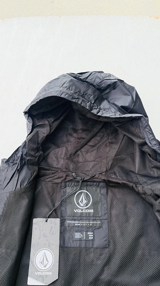 Volcom Men’s Ermont Black Hooded Windbreaker Jacket Size M Lightweight Nylon Zip - Image 4 of 4