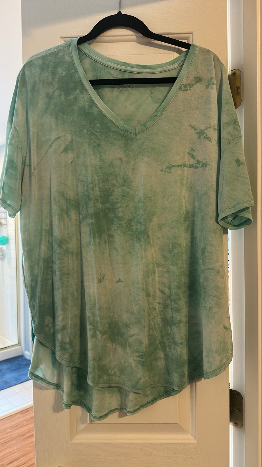 Time And Tru V Neck Tie Dye T-shirt.  Mint Green Large