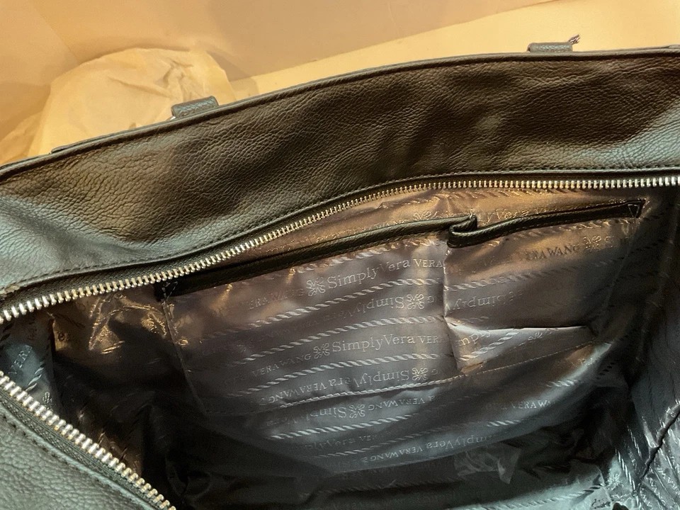 NUEVO CON ETIQUETAS ~ Bolso de hombro Simply Vera Wang de cuero sintético negro Foto 3 de 4