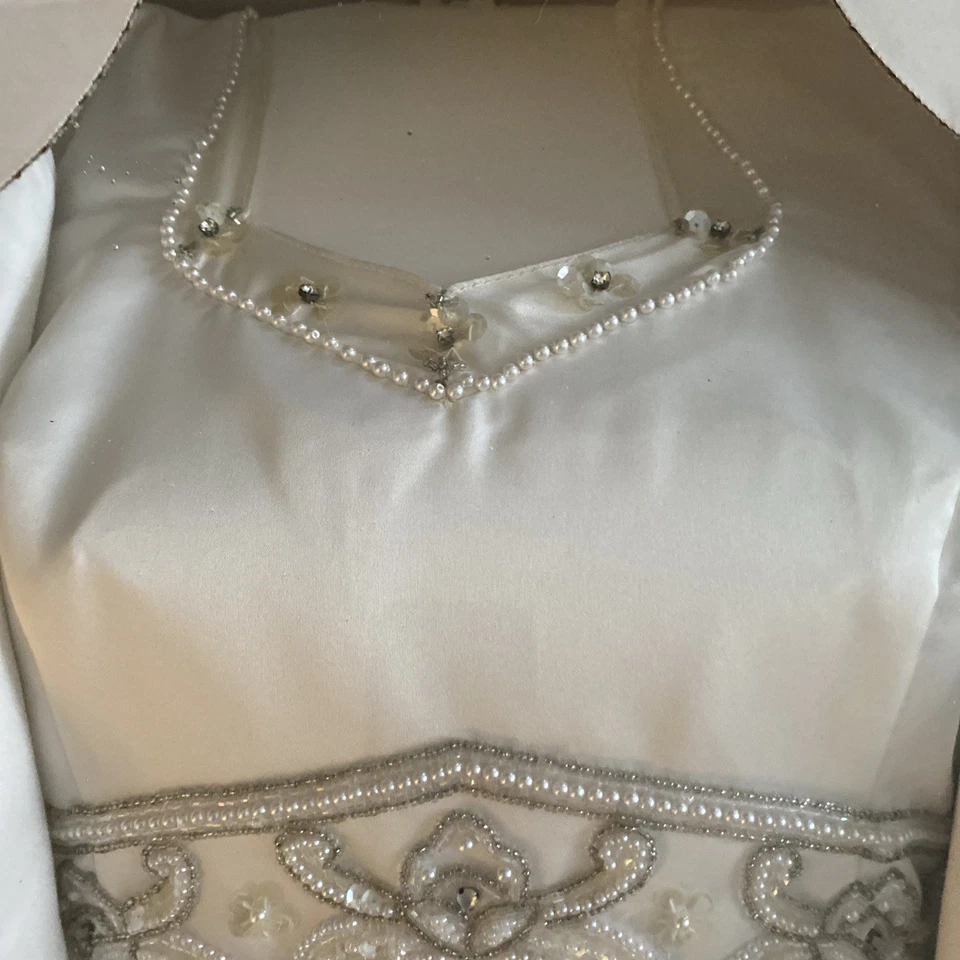 Vestido de novia vintage blanco satinado con cuentas manga larga conservado talla n/a Foto 2 de 4