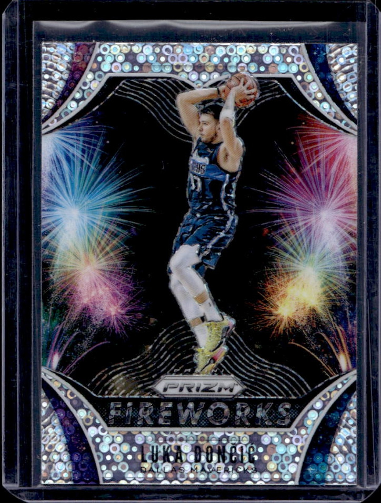 2019-20 Prizm Luka Doncic Fireworks Fast Break #22 Mavericks