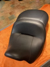 HARLEY DAVIDSON ULTRA CLASSIC SEAT DRESSER TOURING TRIGLIDE