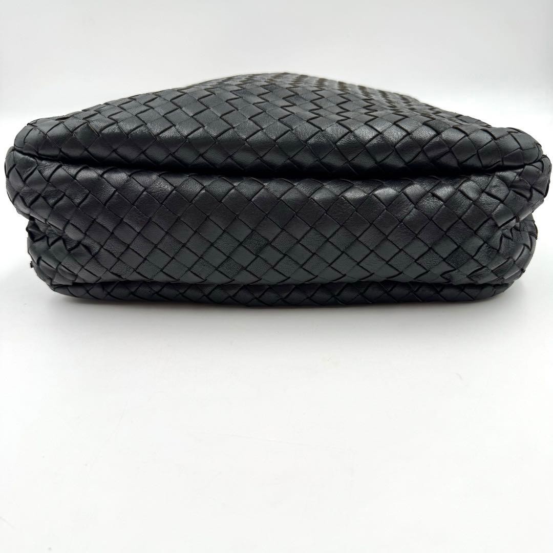 Bottega Veneta Intrecciato Leather Shoulder Bag Black Unisex With Dust Bag Used thumbnail 10