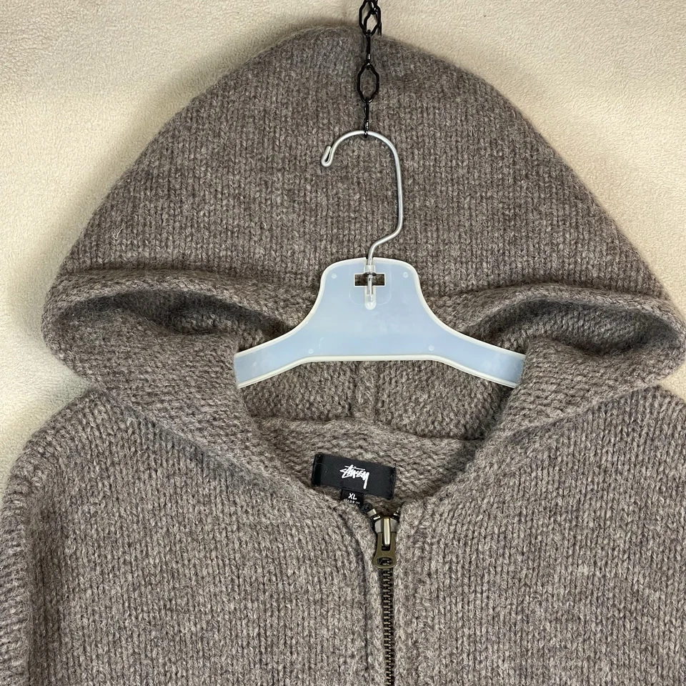 Suéter Stussy Denim Tears Para Hombres XL Gris Cremallera Completa Tejido Lana Pesada Con Capucha Foto 2 de 4