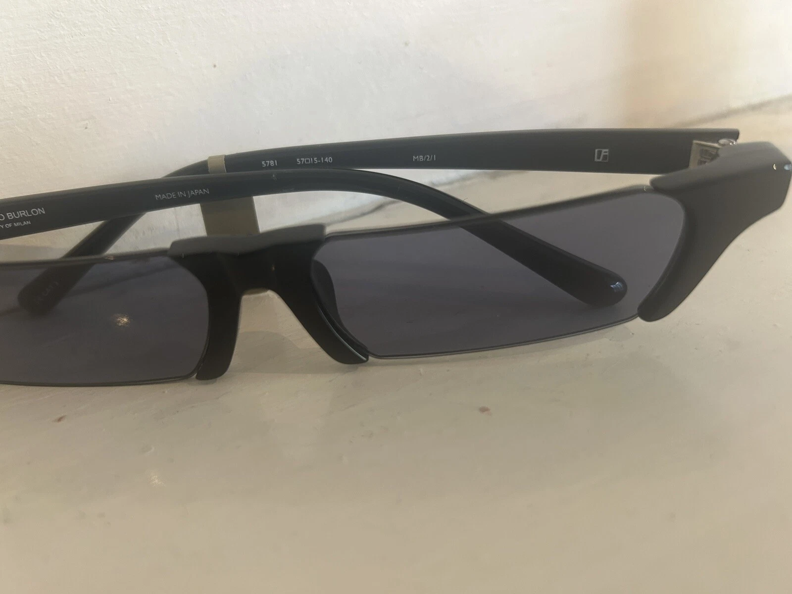 Marcelo Burlon Occhiali da sole ritagliati edizione Linda Farrow