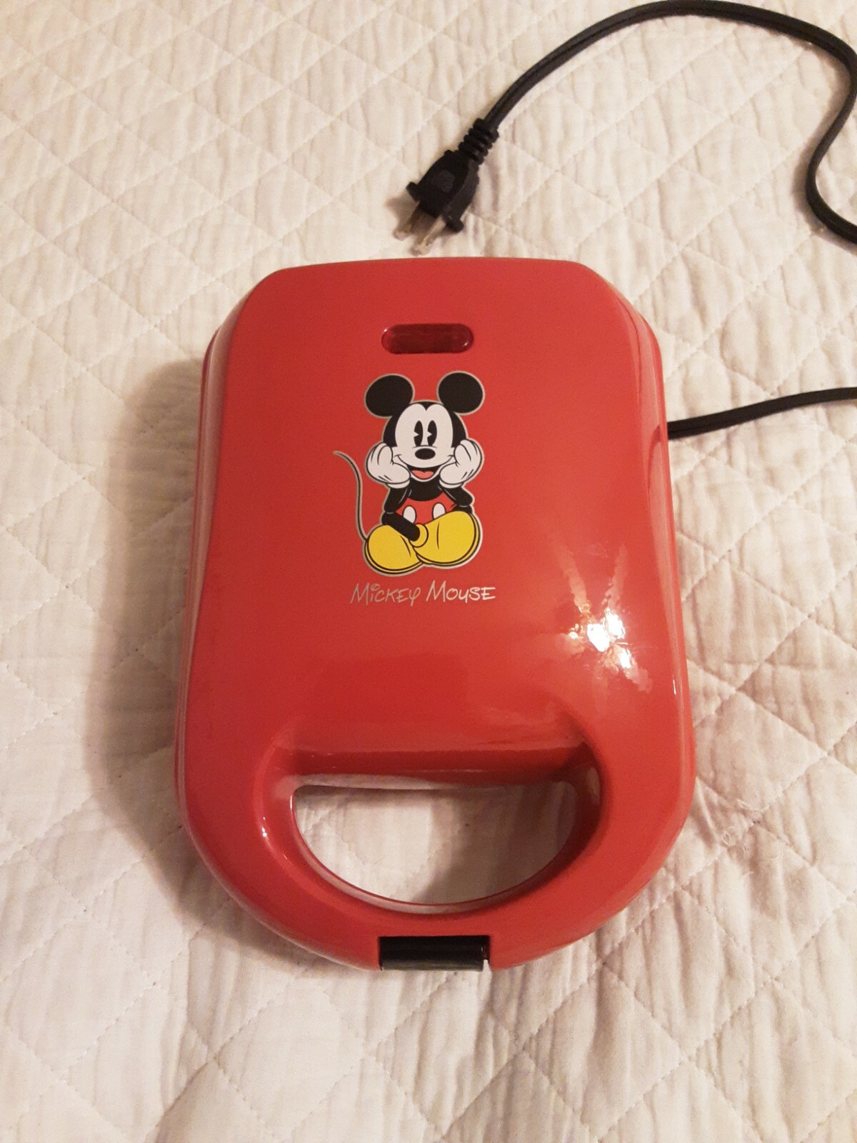 Disney Mickey Mouse Waffle Maker Model DCM92 Belgian Waffles Red Non