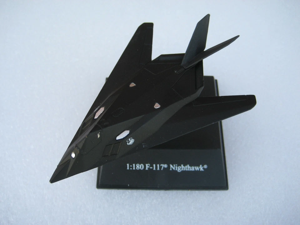 Lockheed F-117 Nighthawk 1/180 Scale Diecast Metal Model by NewRay - Image 3 of 4