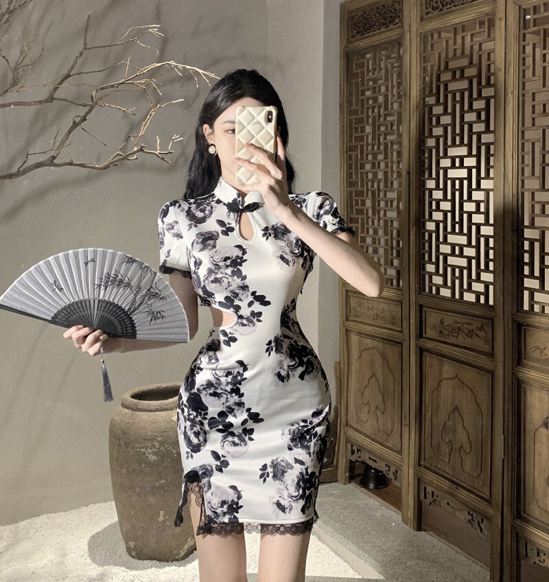 floral sketch tiered cotton midi dress Cream Blue – Lace Trim Skirt Size:18.5 - XXL Cream cotton midi dress LowStock:43650468020275 Best Spring Wedding Guest