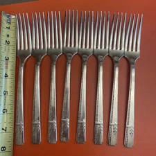Oneida GRENOBLE Prestige Heirloom Silver Plate 1938 Silverware  8 Forks @7.75”