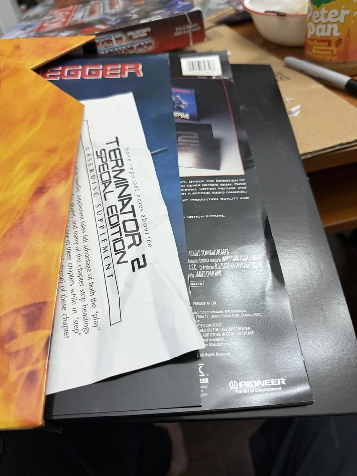 TERMINATOR 2: JUDGMENT DAY-1991 (Special Edition 3-Laser Disc Box Set) W/ Insert - Image 3 of 4