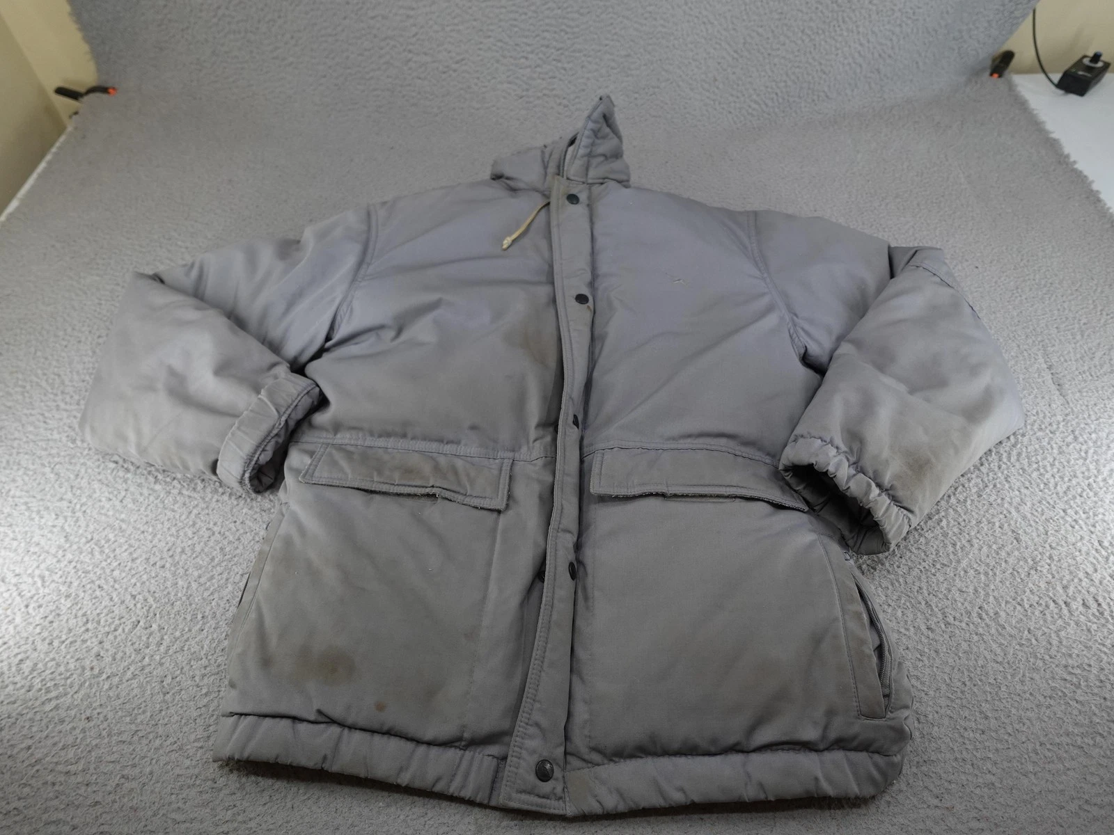 Vintage Puffer Jacket Mens Large Gray Down Insulated Adventure Gear Skiing Snow
Opens in a new windo