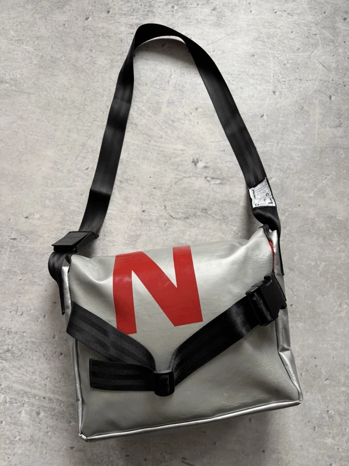 ♻️BOLSO MENSAJERO GRANDE RECICLADO CRUZADO RARO LOGOTIPO DEXTER N VIERNES Foto 2 de 4