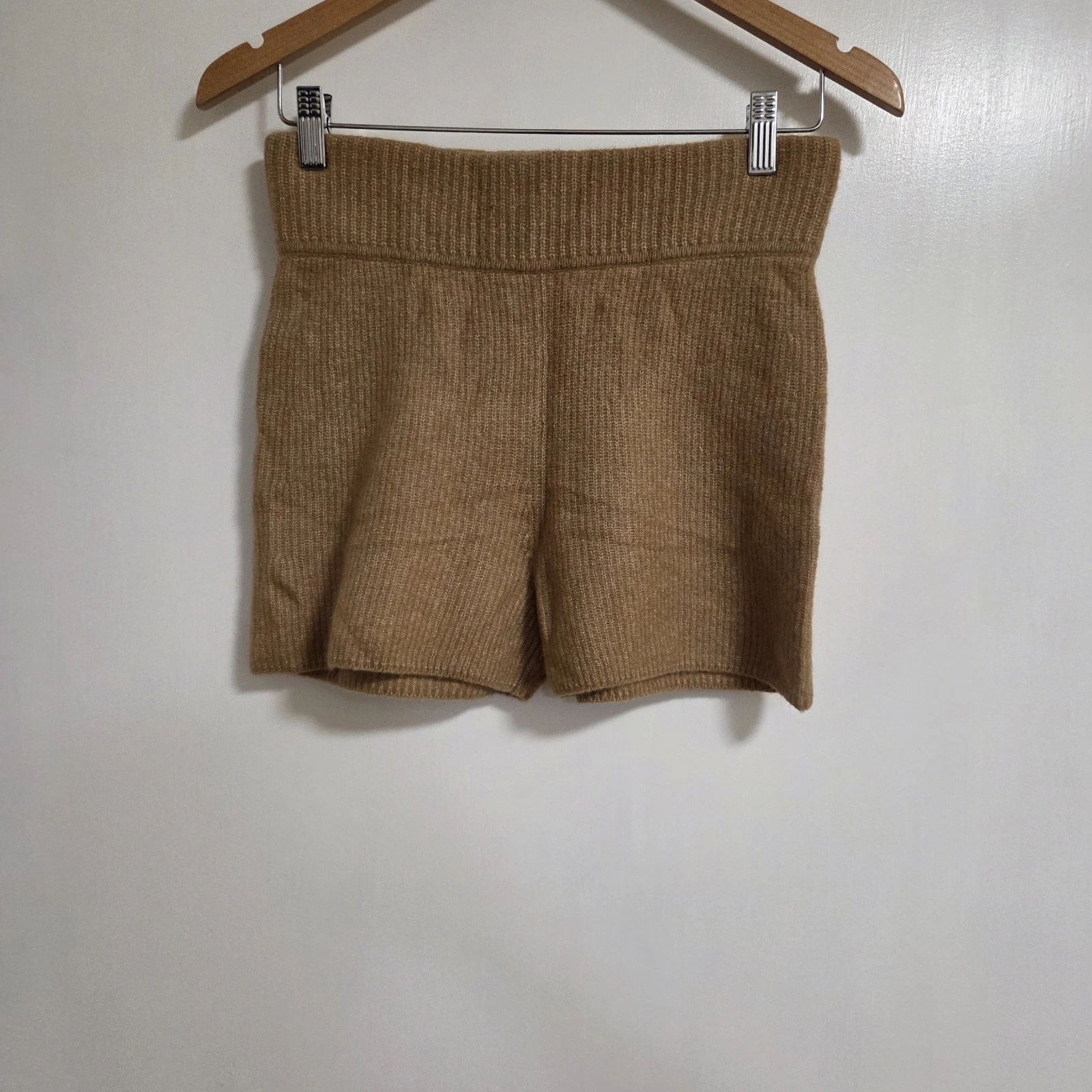 Everlane Womens Small Camel Cozy Stretch Shorts Knit Wool Yak High Waist Medium