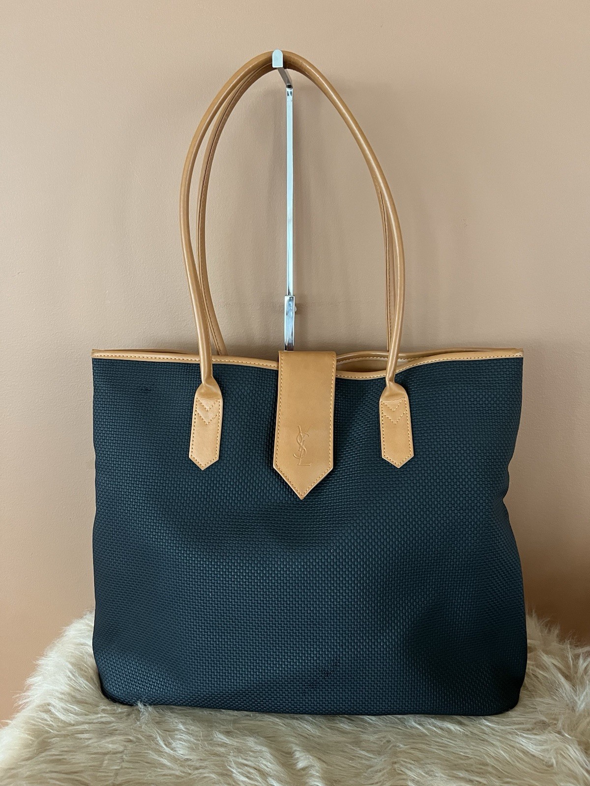 Borsa a tracolla vintage YSL Yves Saint Laurent in tela rivestita nera Preloved