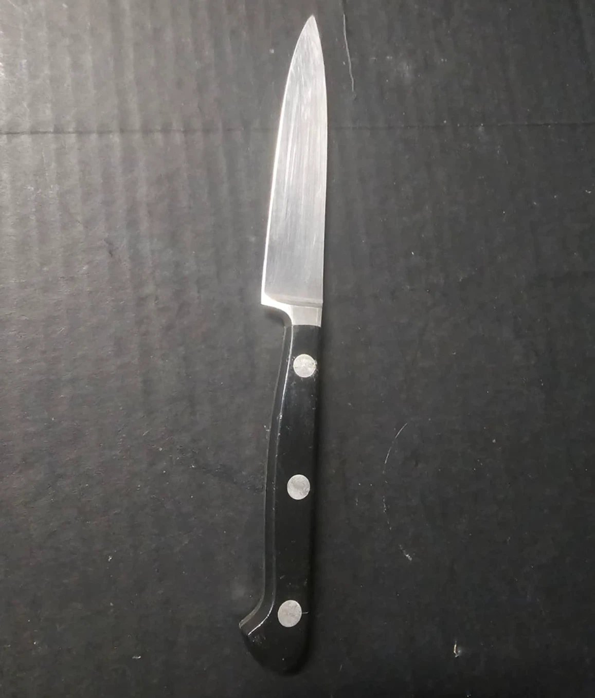 J.A HENCKELS Classic Razor-Sharp 4-inch No Stain Paring Knife 31160-100 Spain
Opens in a new window