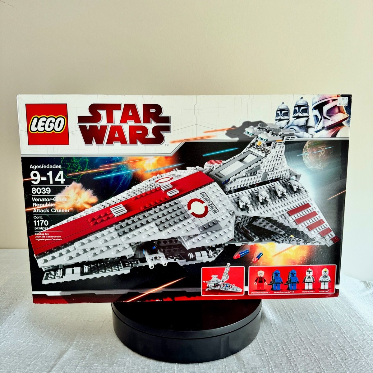 LEGO Star Wars: Venator-Class Republic Attack Cruiser (8039) for