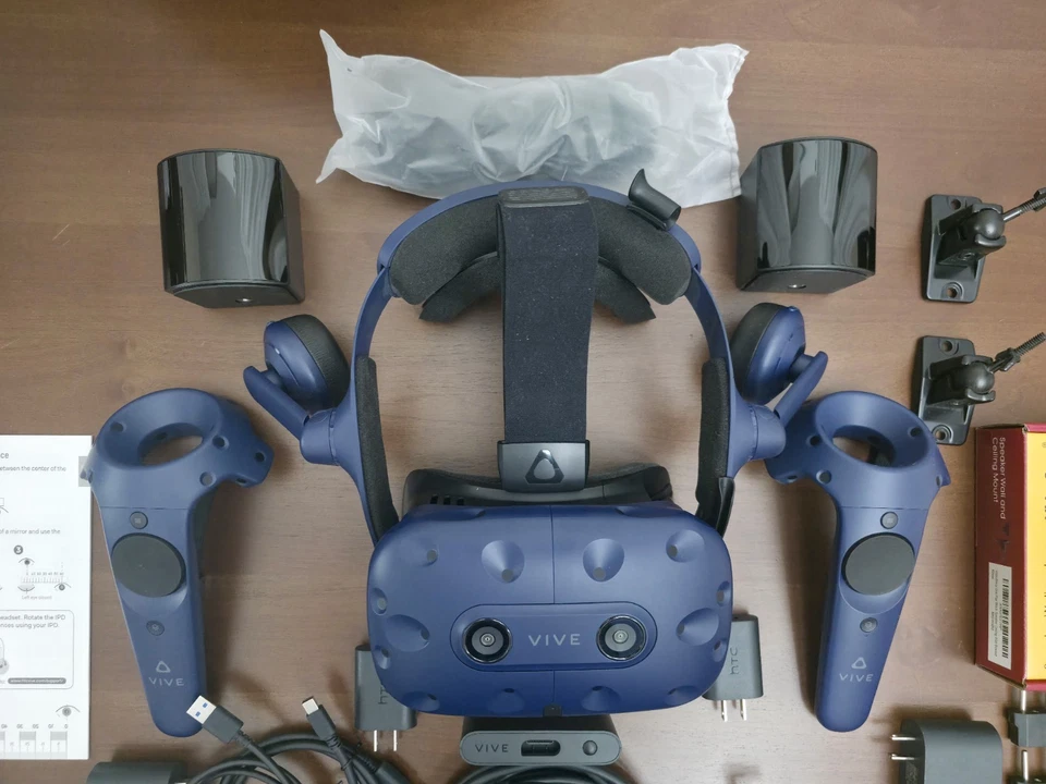 HTC VIVE Pro 2 Full Kit VR System, limited edition full blue - Developer Edition - Image 3 of 4