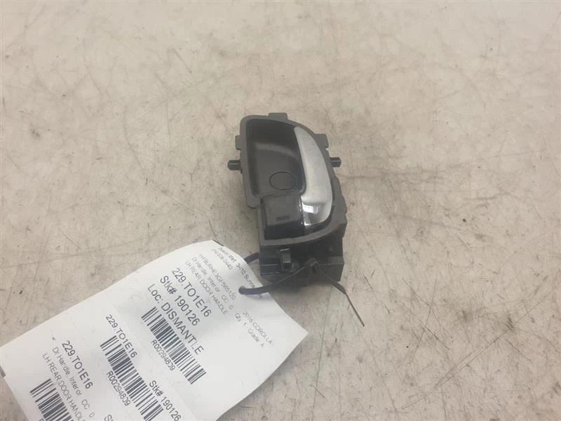 Toyota Corolla 2016 lado del conductor interior conjunto de manija de puerta  Foto 4 de 4