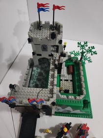 Lego 6081 King's Mountain Fortress - 95% Complete w/ Minifigs READ DESC