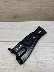 Volkswagen PASSAT B6 2006 Halterung Kotflügel 3C0821141 OLO30664