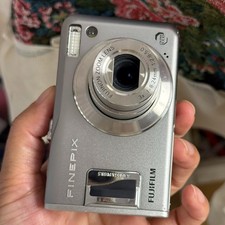 Fujifilm Finepix F31FD 6.3MP 3x Optical Zoom Digital Camera AFLock SuperCCD
