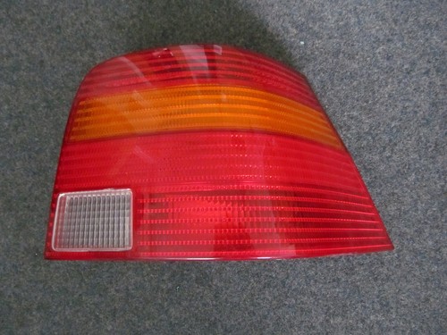Rücklicht Heckleuchte rechts VW Golf IV 1.6 Benzin Modell 1999   1J6945257