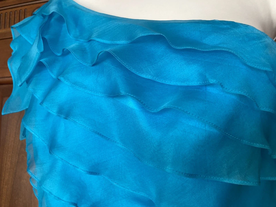 Usado en Excelente Condición Vestido Carmen Marc Valvo Para Mujer 100% Seda Volantes Un Hombro Talla 8 Verde azulado Foto 3 de 4