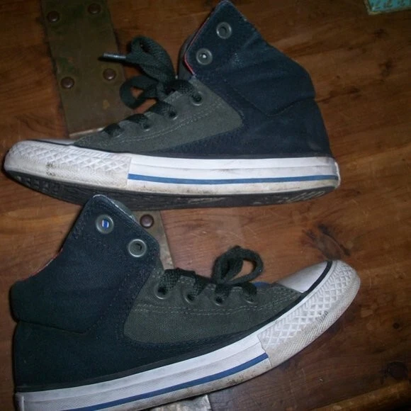 Converse junior size 1 top