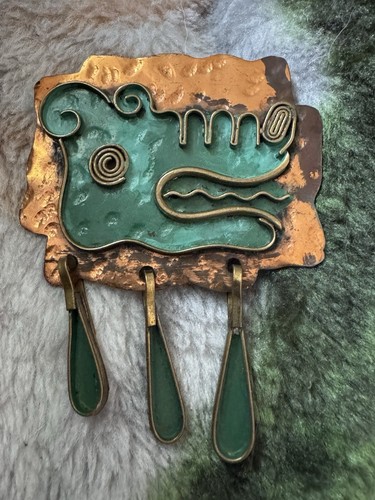 Broche PIN COLGANTE SERPIENTE COBRE Y LATÓN ESMALTE MODERNISTA MAYA MEXICO AÑOS 50