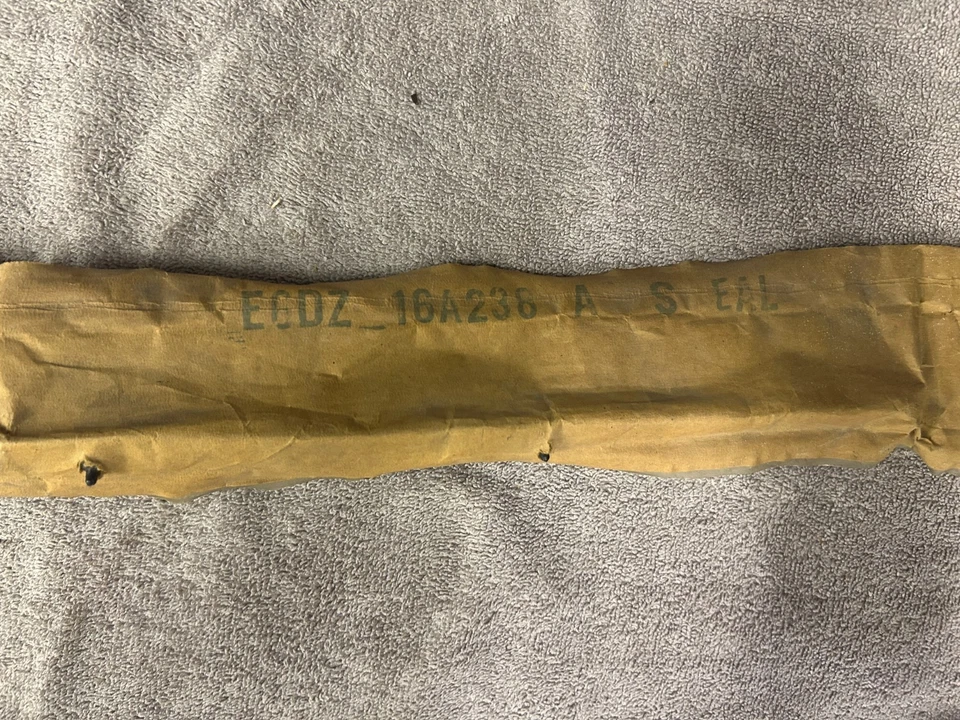 Ford Taurus 1986-1995 sello de capó e6dz16a238a OEM NUEVO EN STOCK Foto 4 de 4