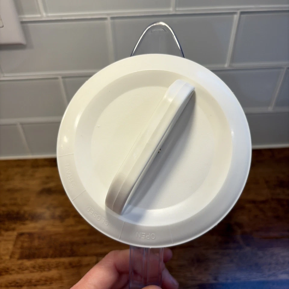 Imagen transparente de 2 cuartos de galón de chef mimado retirado con patrón de tablero de ajedrez Foto 3 de 4