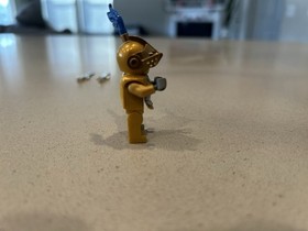 LEGO Gold Knight Minifigure Castle Fantasy Era 7079
