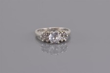 Sterling Silver Cubic Zirconia Solitaire Clustered Accented Band Ring 925 Sz: 8