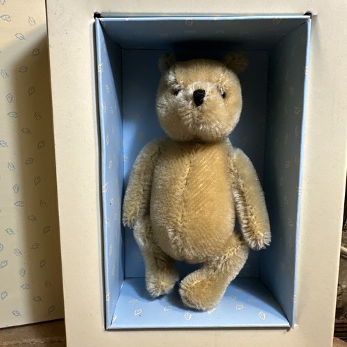 Vintage GUND Classic Pooh Bear in a Book Box Never Used High Quality Plush Nice - Picture 3 of 21