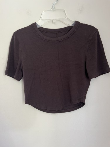 Lululemon Hold Tight Cropped T-Shirt Women’s Size 4 Curved Hem Espresso Brown