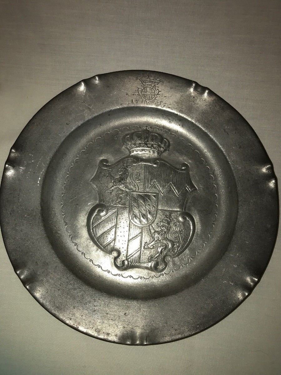 フランスアンティーク　Pewter Plate Large Antique French Deep Fluted Pewter Plate With Owners