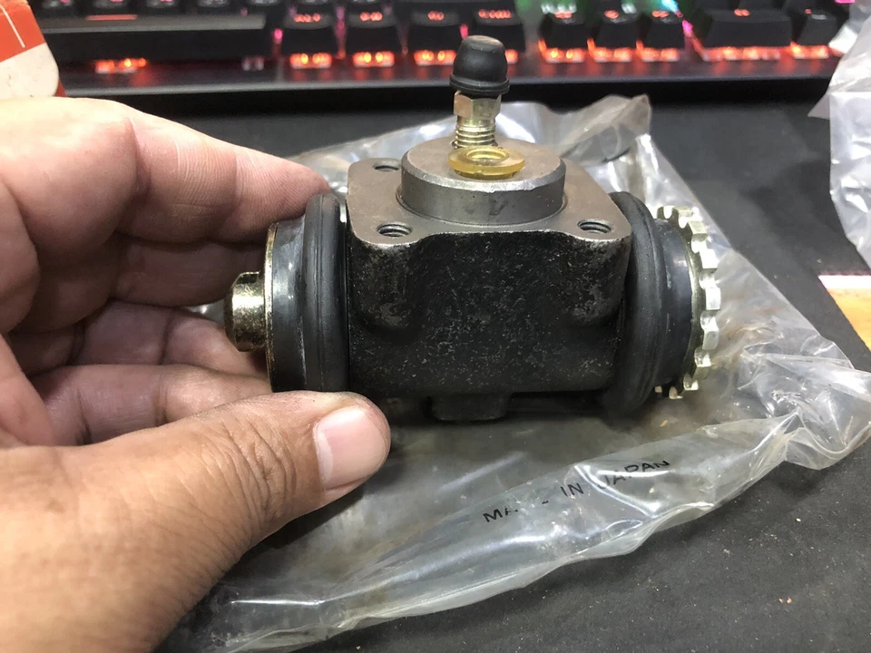 1971 up Mazda B1500-1600 13/16" Rear Wheel Cylinder Brake (Drum) LH Upper Nos — 第 3/4 张图片