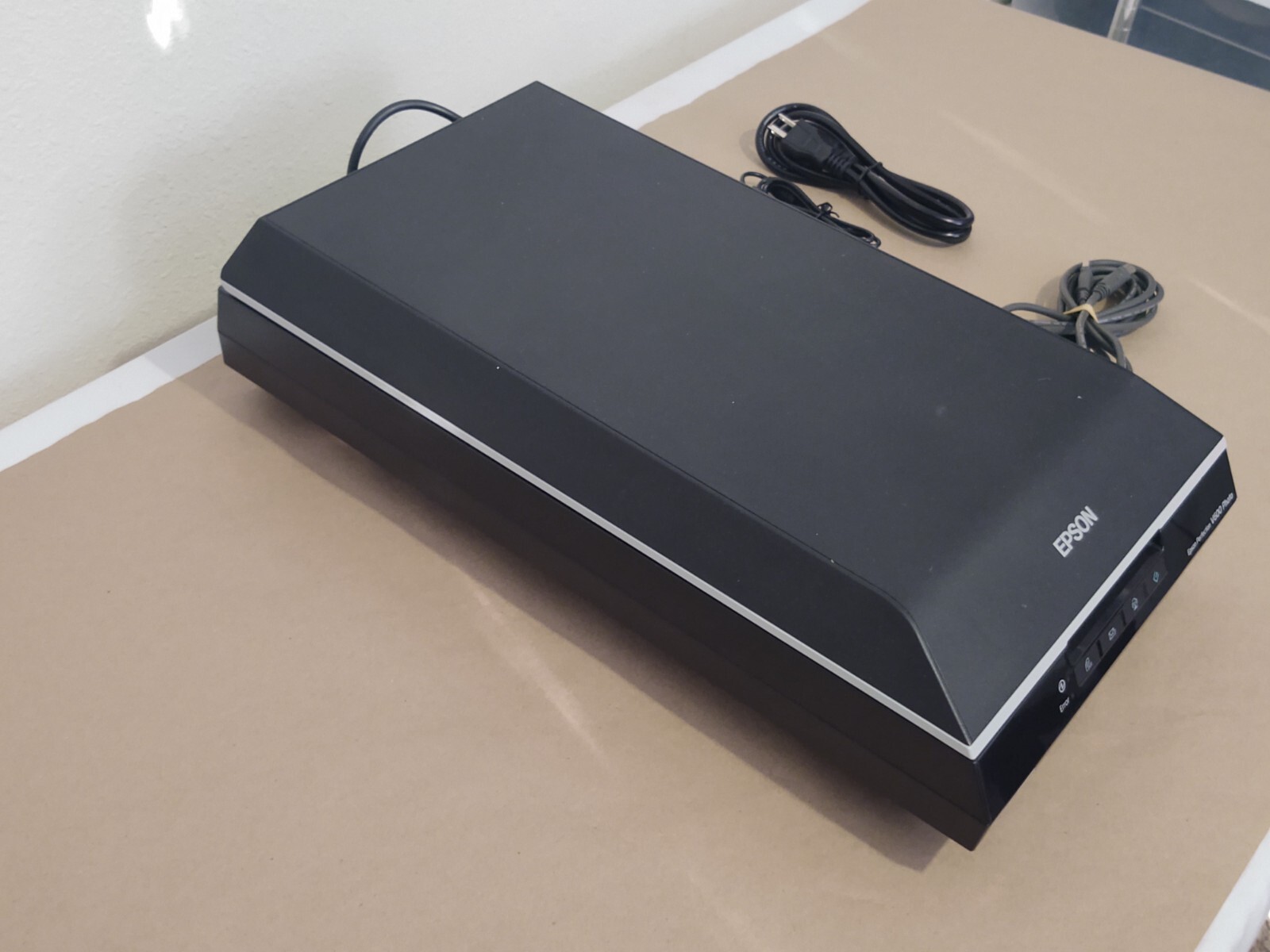 Epson Perfection V600 Photo Scanner J252A With Power Cord & USB