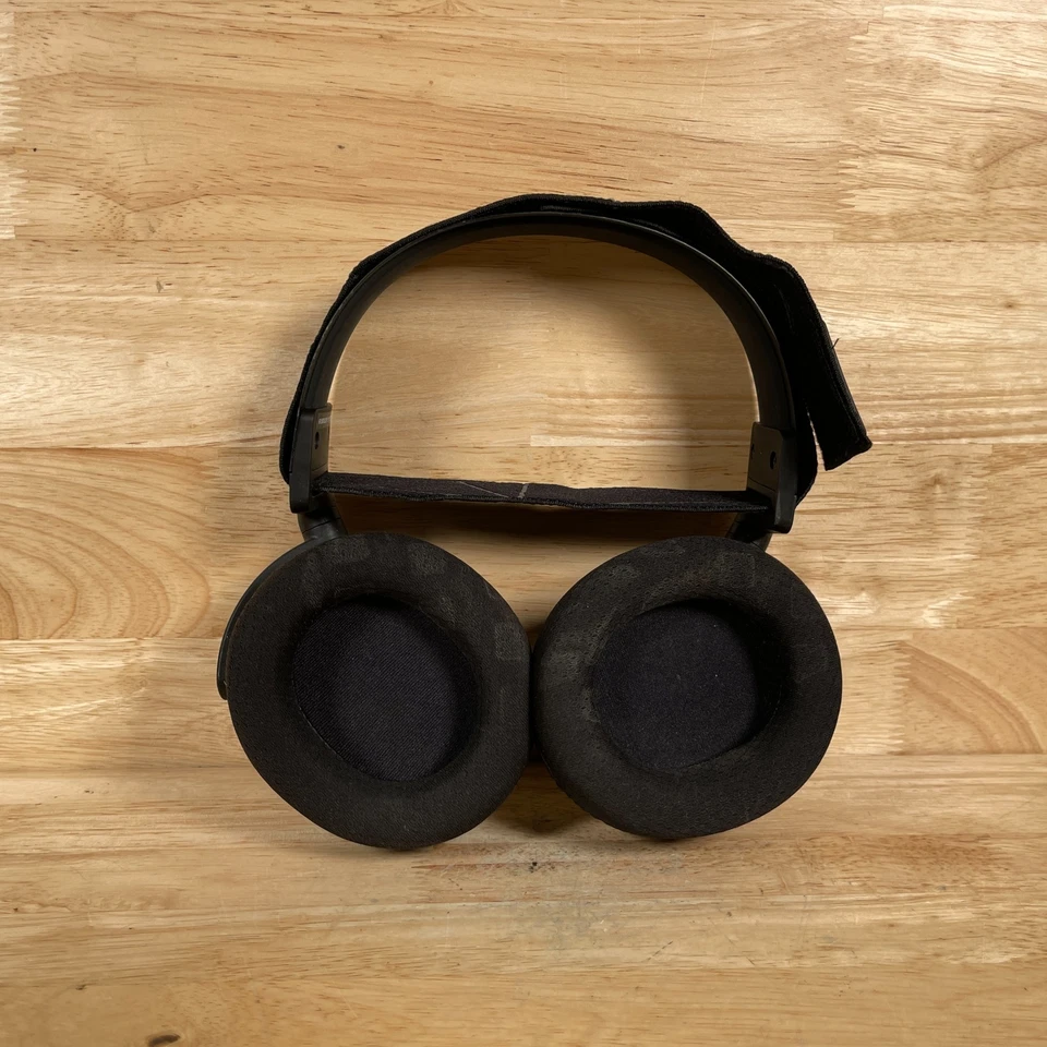 SteelSeries Arctis 3 Black All-Platform Noise Cancelling Over Ear Gaming Headset - Image 2 of 4
