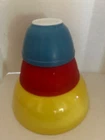 Vintage Pyrex Mixing Bowls, Primary Colors, set of 3
