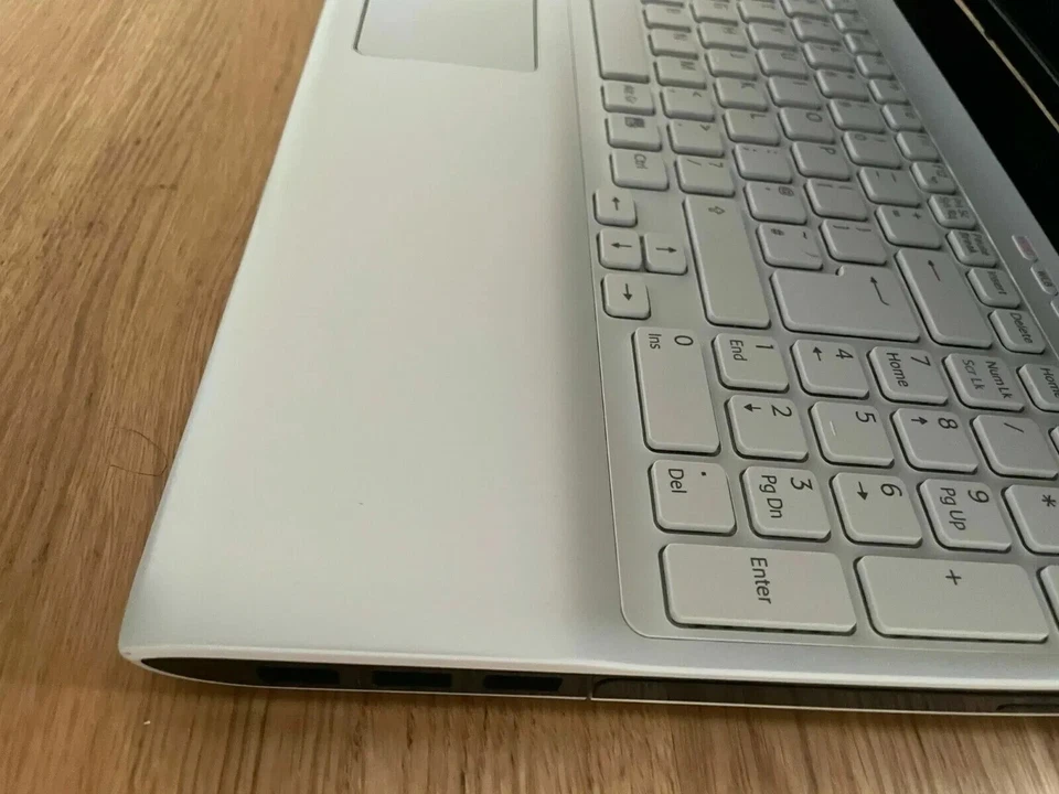 Sony Vaio Laptop 15.6 inch- i7 3630  3.4 GHz - 8GB RAM DVD - 2TB  SSD - 15.6” - Image 4 of 4