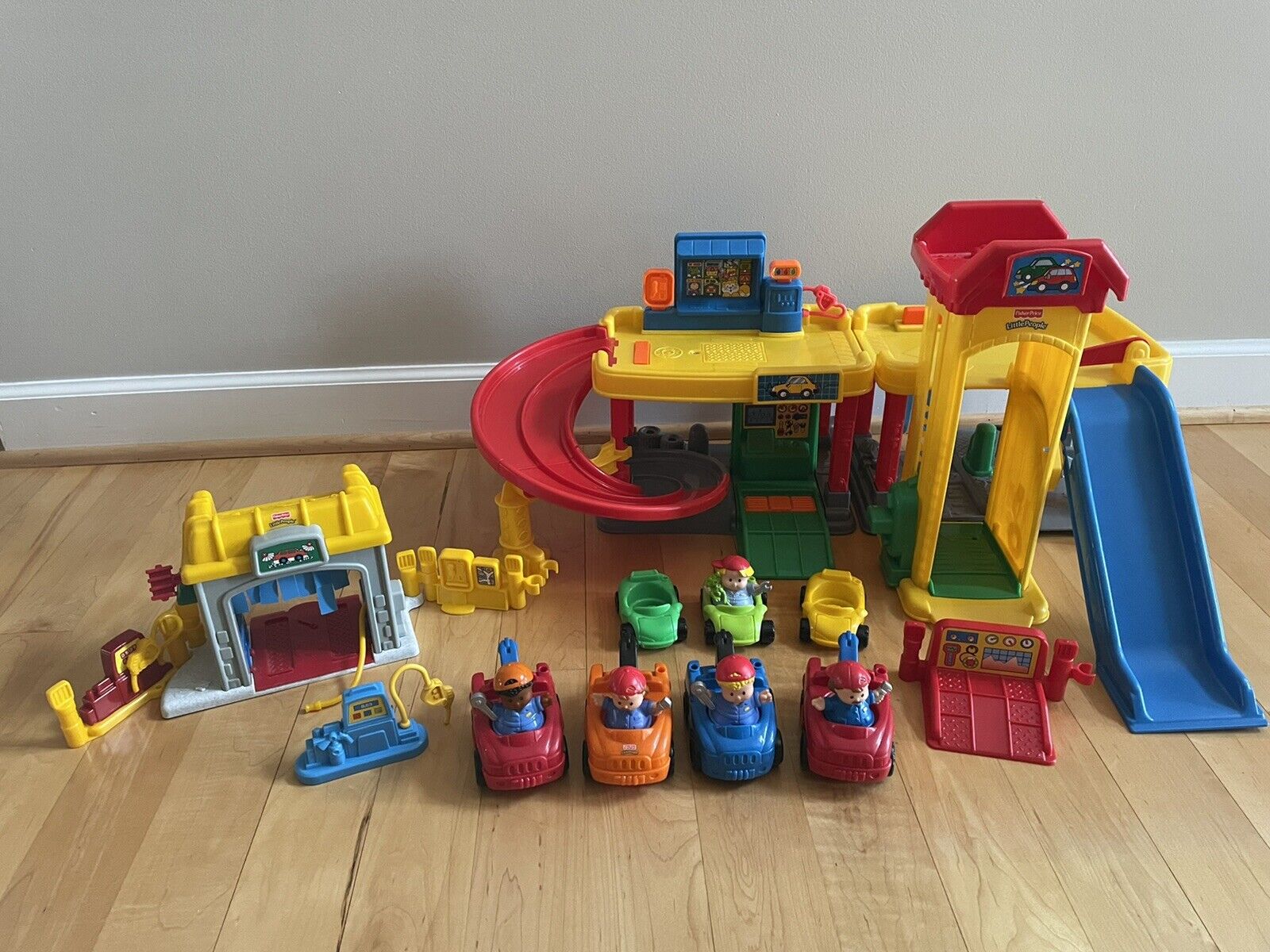 Cochelandia Garage - Fisher Price — Juguetesland