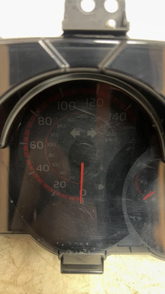 Pontiac Vibe 2009-2010 2,4 L velocímetro (cluster) tracción delantera automática EE. UU. Foto 3 de 4