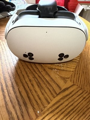 Meta Oculus Quest 3S  VR Gaming Headset Controllers Battery strap